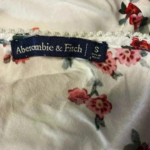 Abercrombie & Fitch white flowered blouse size S - Picture 6 of 6